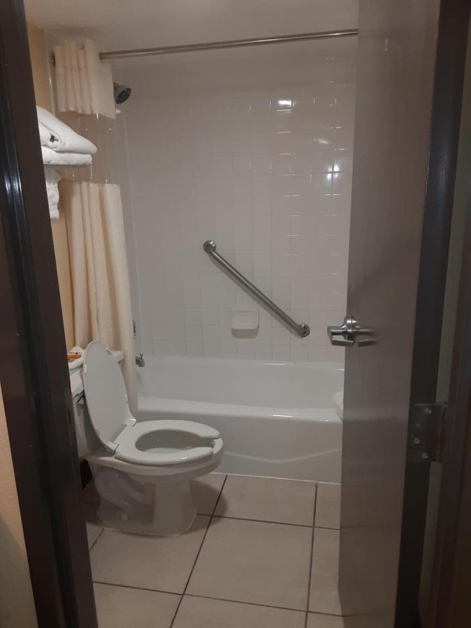 רסקין Charming One Bedroom Resort-Style Studio With Pool And Beach Access מראה חיצוני תמונה