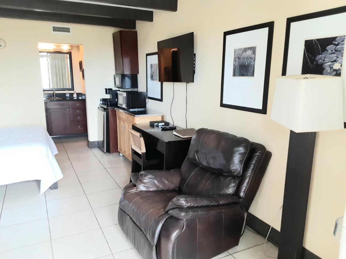 רסקין Charming One Bedroom Resort-Style Studio With Pool And Beach Access מראה חיצוני תמונה